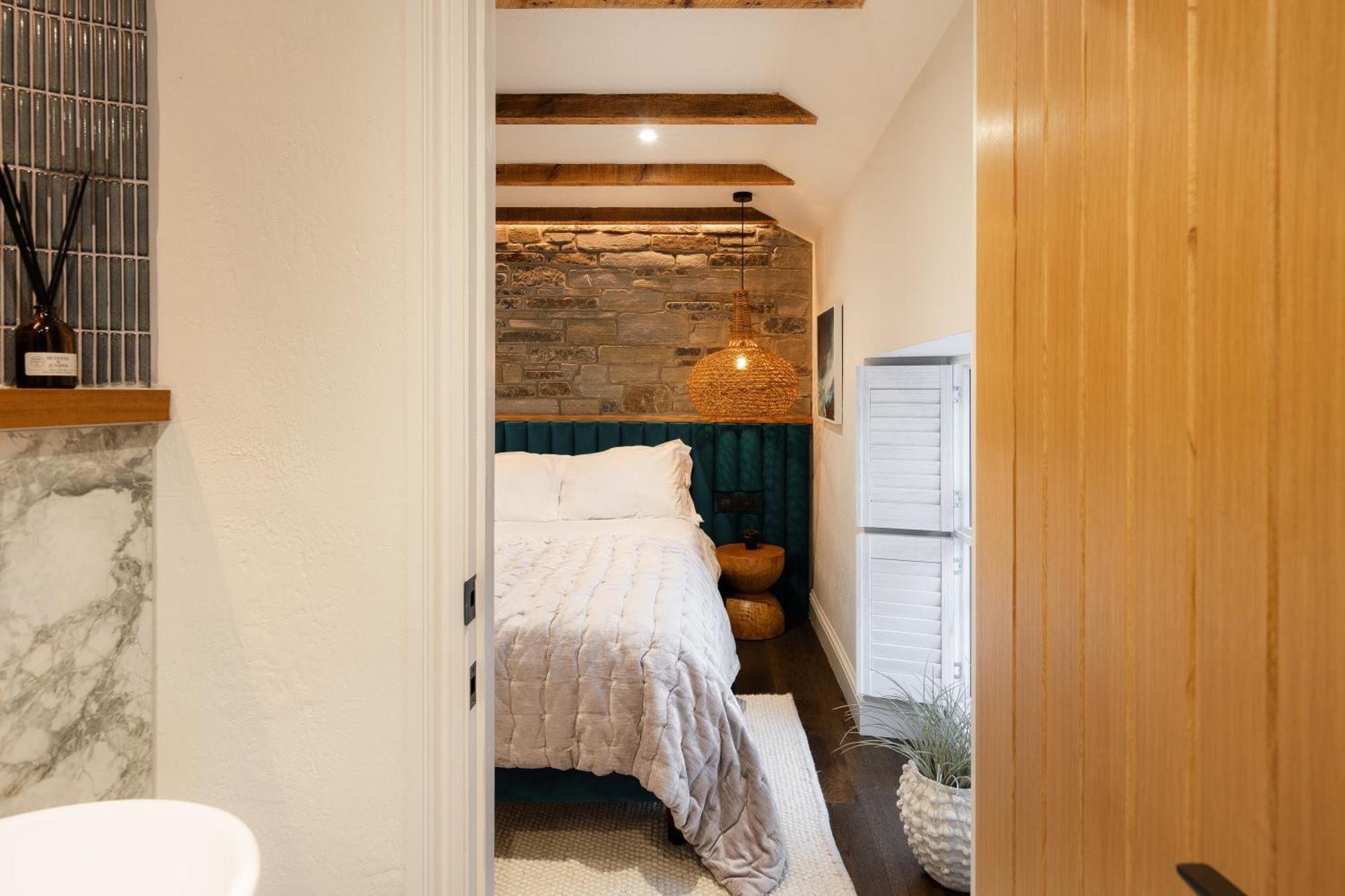 Hive Townhouse Hotel อาแบร์ไรรอน ภายนอก รูปภาพ