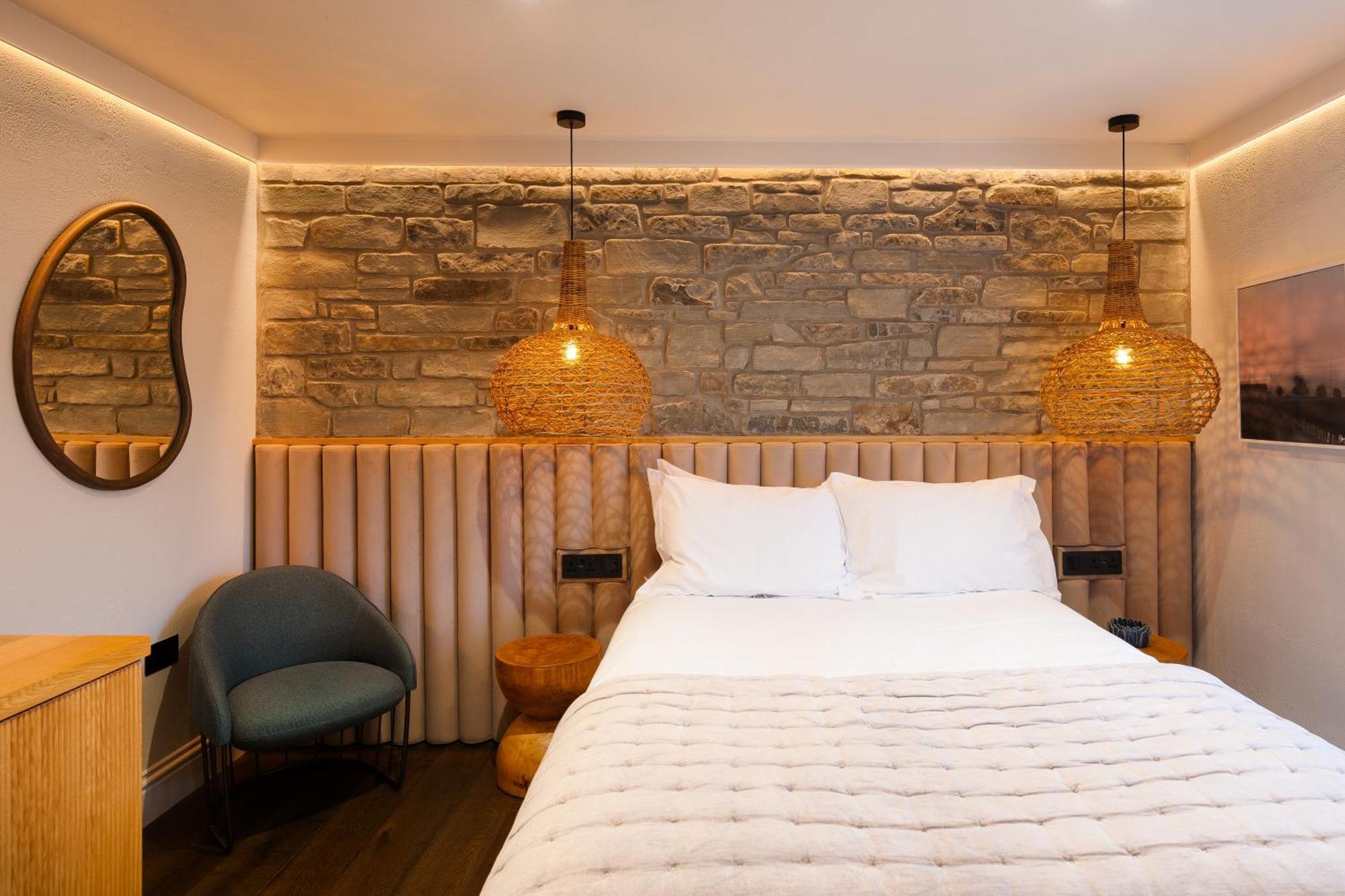 Hive Townhouse Hotel อาแบร์ไรรอน ภายนอก รูปภาพ