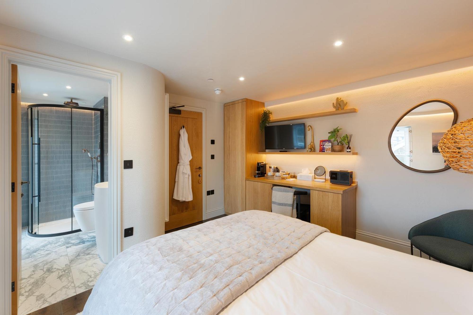Hive Townhouse Hotel อาแบร์ไรรอน ภายนอก รูปภาพ