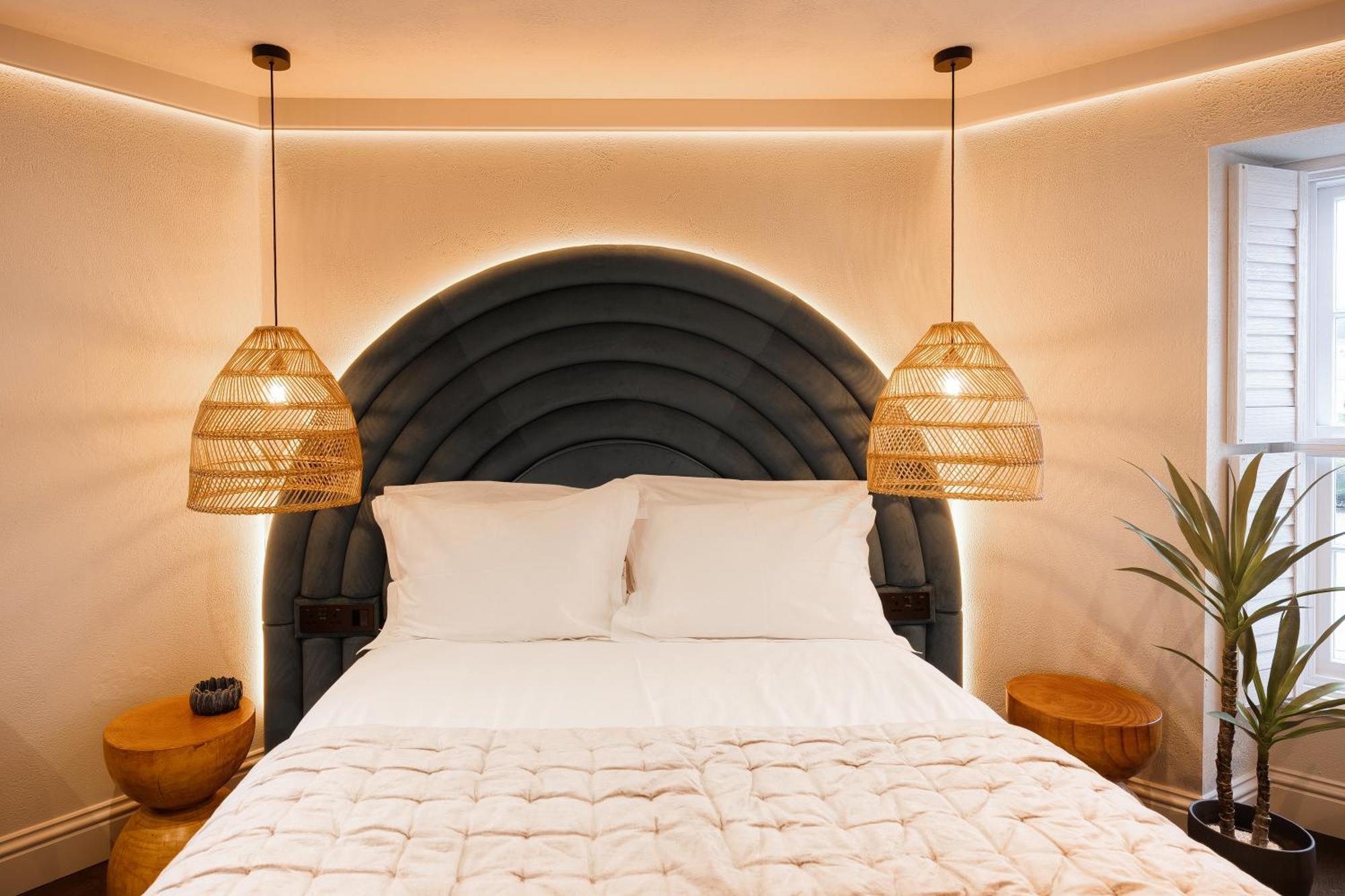 Hive Townhouse Hotel อาแบร์ไรรอน ภายนอก รูปภาพ