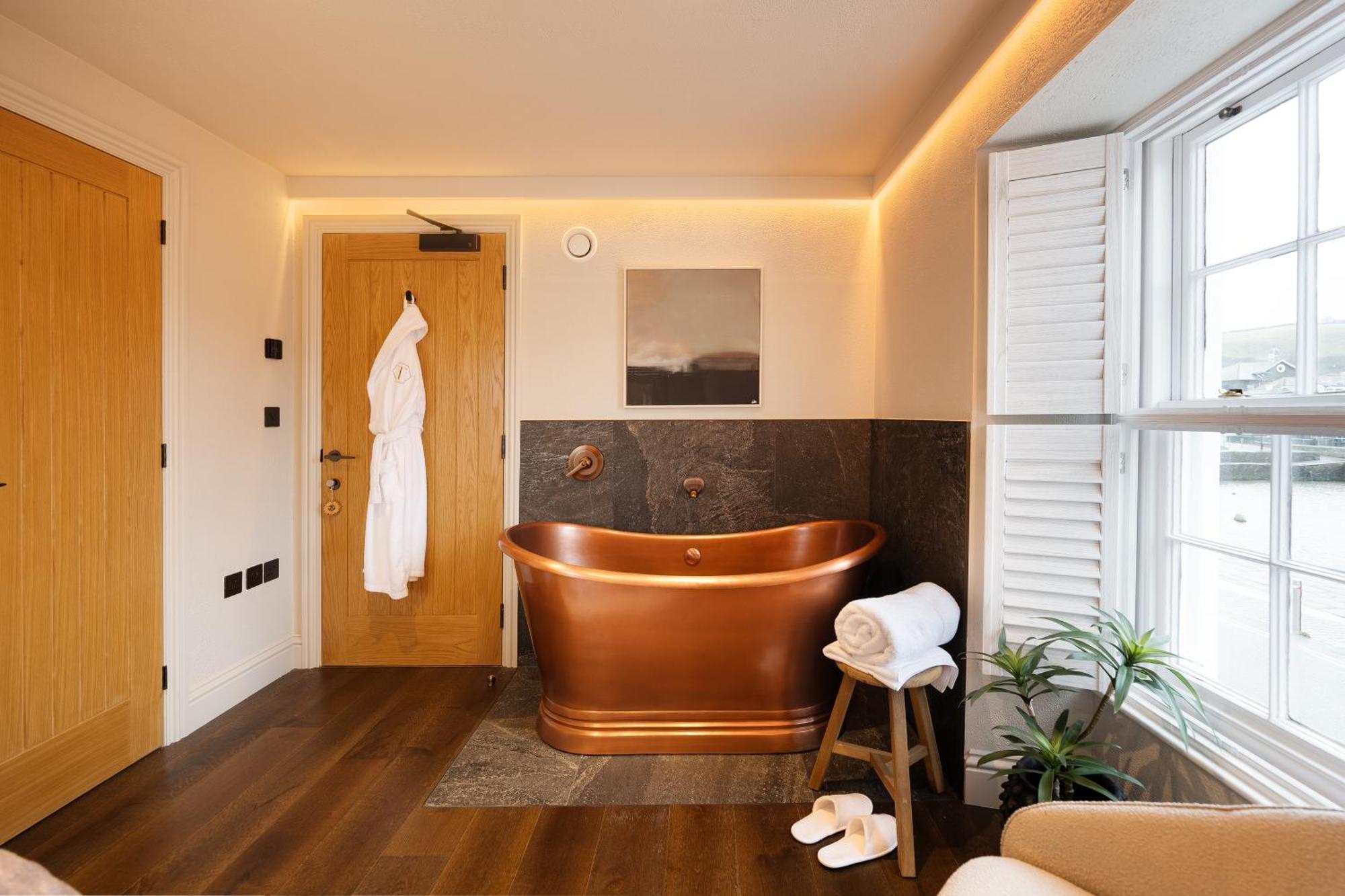 Hive Townhouse Hotel อาแบร์ไรรอน ภายนอก รูปภาพ