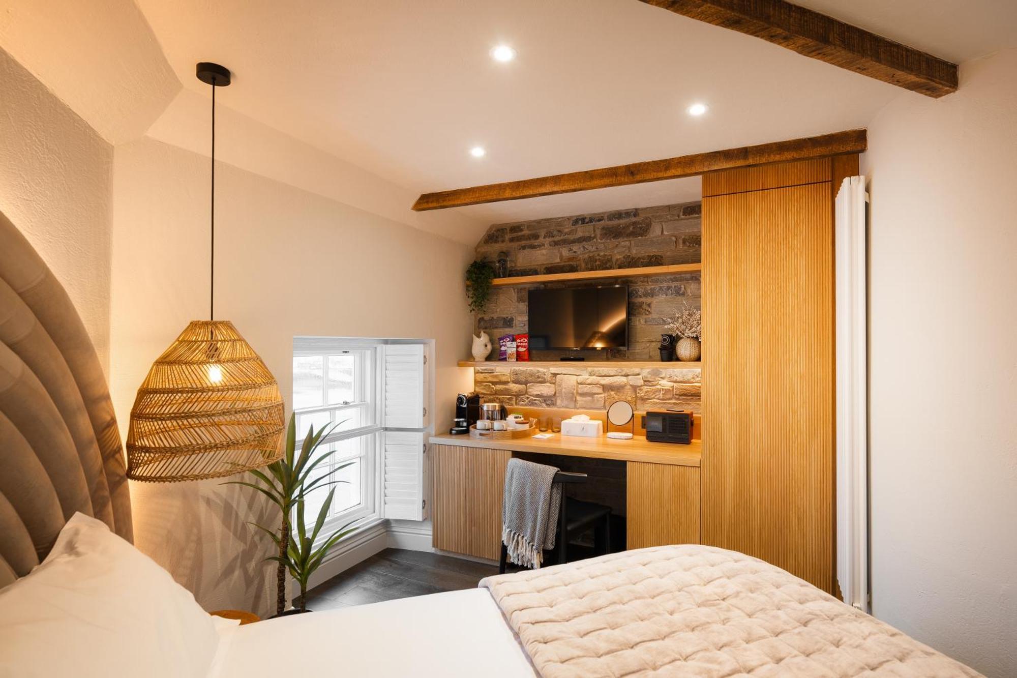 Hive Townhouse Hotel อาแบร์ไรรอน ภายนอก รูปภาพ